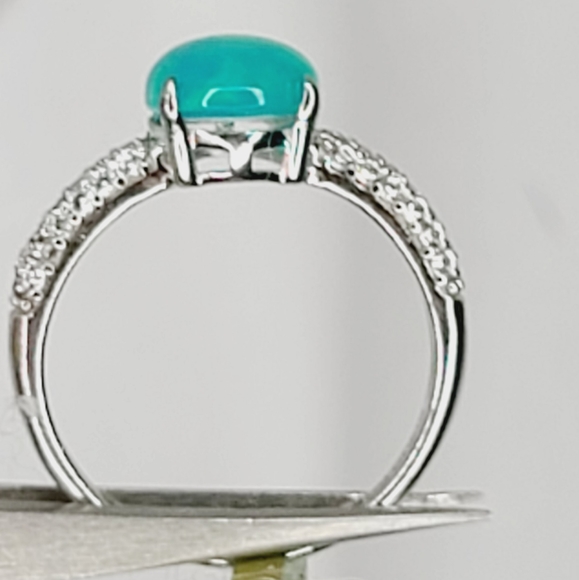 Elegant Silver Opal Ring with Crystal Accents - Picture 4 of 12